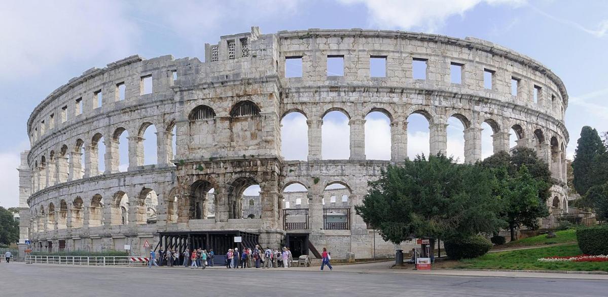 Three Lions Apartment Number 2 Πούλα Εξωτερικό φωτογραφία