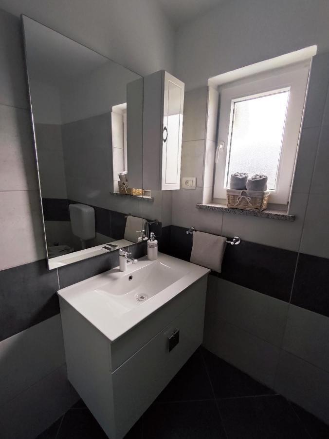 Three Lions Apartment Number 2 Πούλα Εξωτερικό φωτογραφία