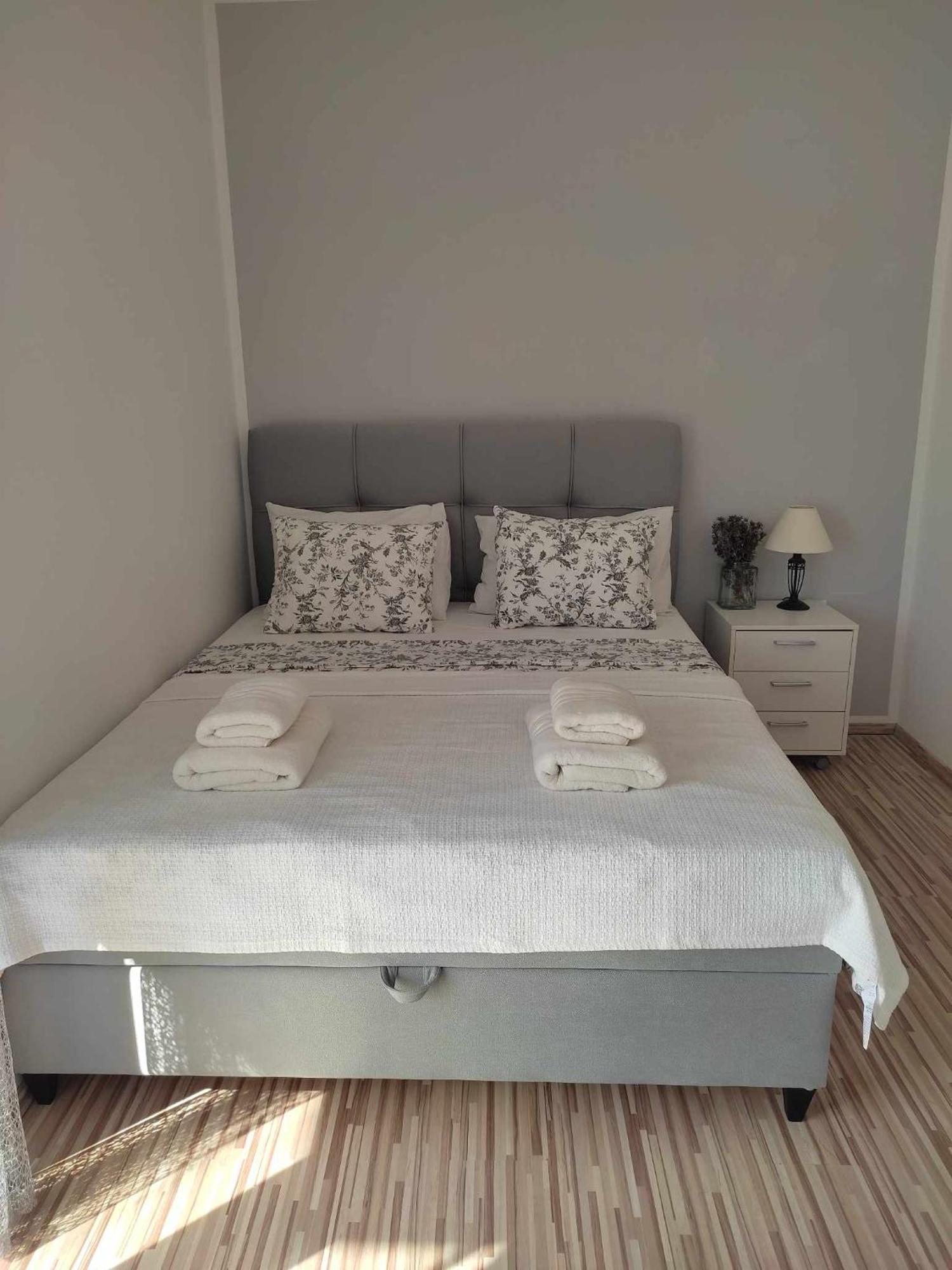 Three Lions Apartment Number 2 Πούλα Εξωτερικό φωτογραφία
